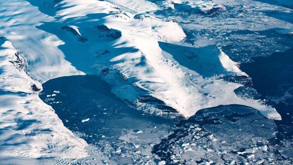 Glaciers, coraux... La planète face à la menace des "points de bascule" climatiques Glaciers, coraux... La planète face à la menace des "points de bascule" climatiques
