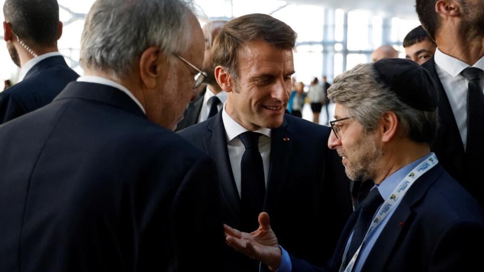 Hanoukka à l'Élysée : "Dans un bâtiment public, il ne peut pas y avoir de manifestation cultuelle" Hanoukka à l'Élysée : "Dans un bâtiment public, il ne peut pas y avoir de manifestation cultuelle"