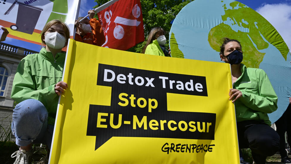 L'UE défend le commerce "vert", mais veut toujours étendre ses accords de libre-échange L'UE défend le commerce "vert", mais veut toujours étendre ses accords de libre-échange
