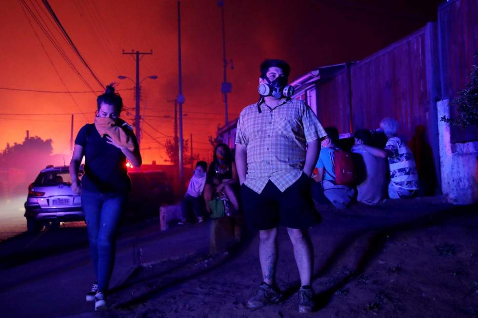 Feux de forêt au Chili : au moins 19 morts, l'état d'exception décrété