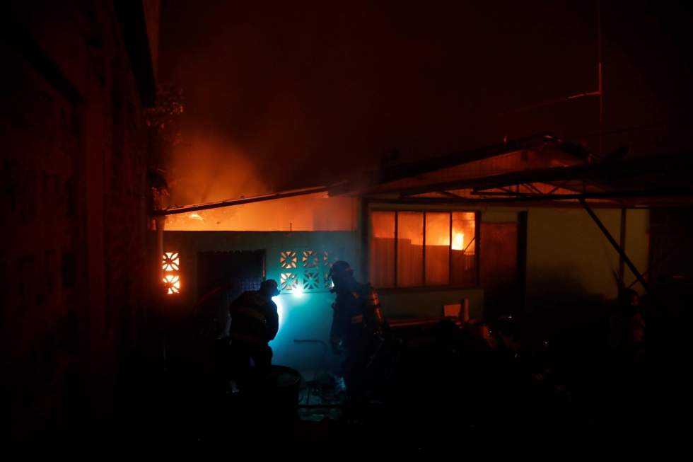 Feux de forêt au Chili : au moins 19 morts, l'état d'exception décrété