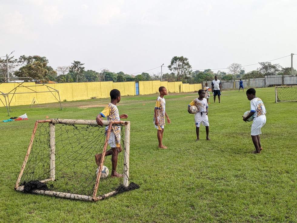 Pieds nus, jongles et foot total : l'académie Guillou, un centre de formation pas comme les autres