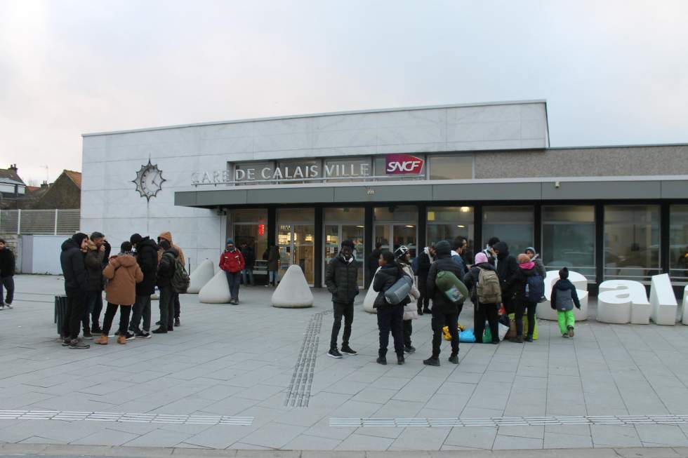 À Calais, associations et pouvoirs publics désemparés face aux tentatives de traversée des migrants