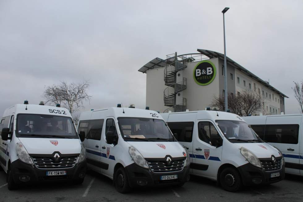 À Calais, associations et pouvoirs publics désemparés face aux tentatives de traversée des migrants