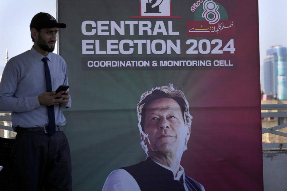 Au Pakistan, les militaires sortent-ils renforcés des élections ?