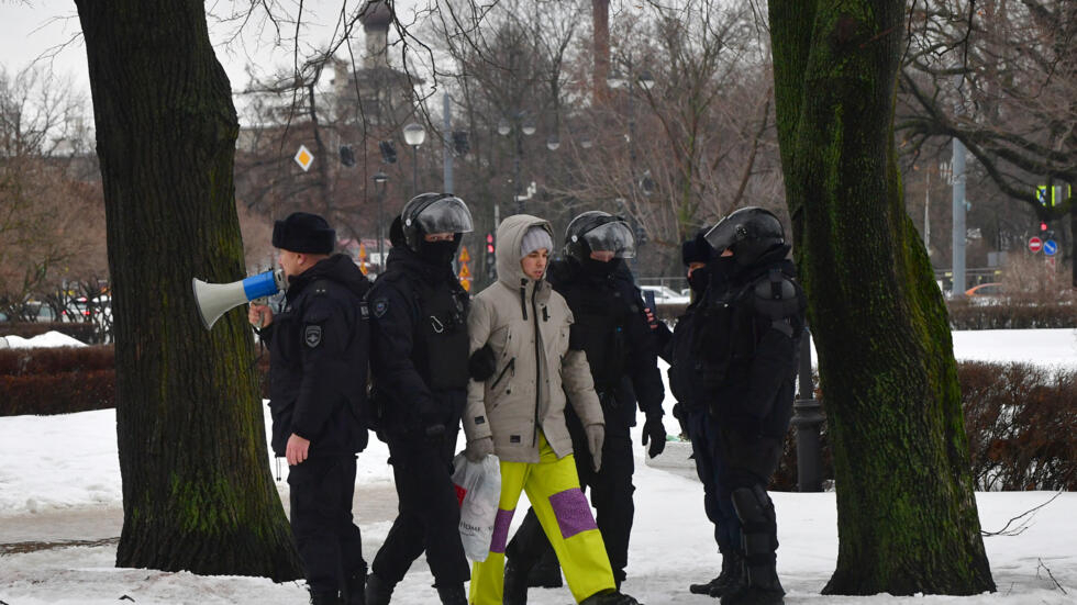 Russie : au moins 150 personnes condamnées pour s'être rassemblées à la mémoire de Navalny