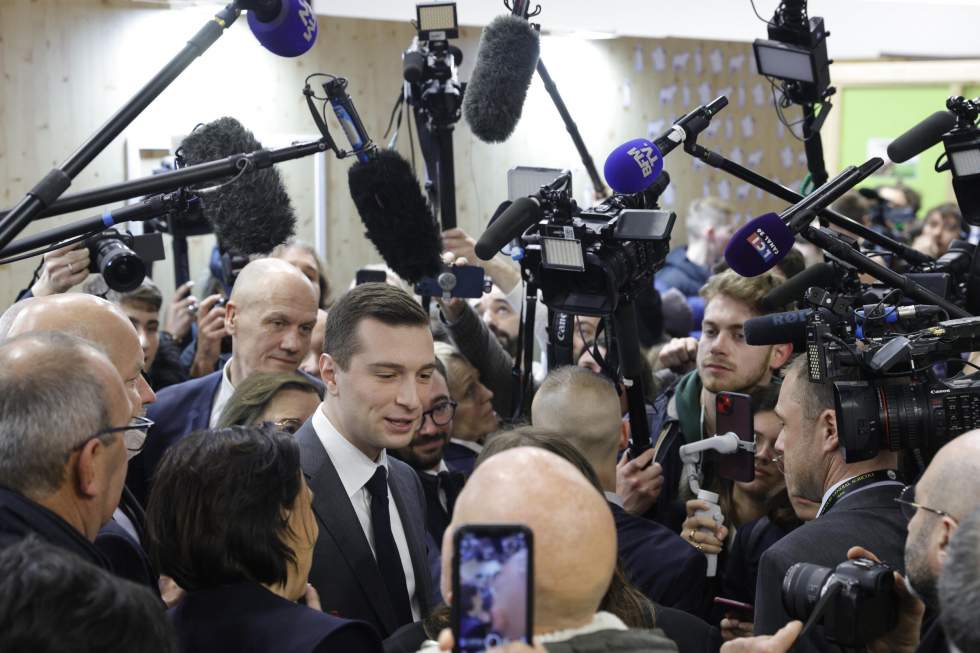 Au Salon de l'Agriculture, Gabriel Attal dénonce le "cirque médiatique" de Jordan Bardella