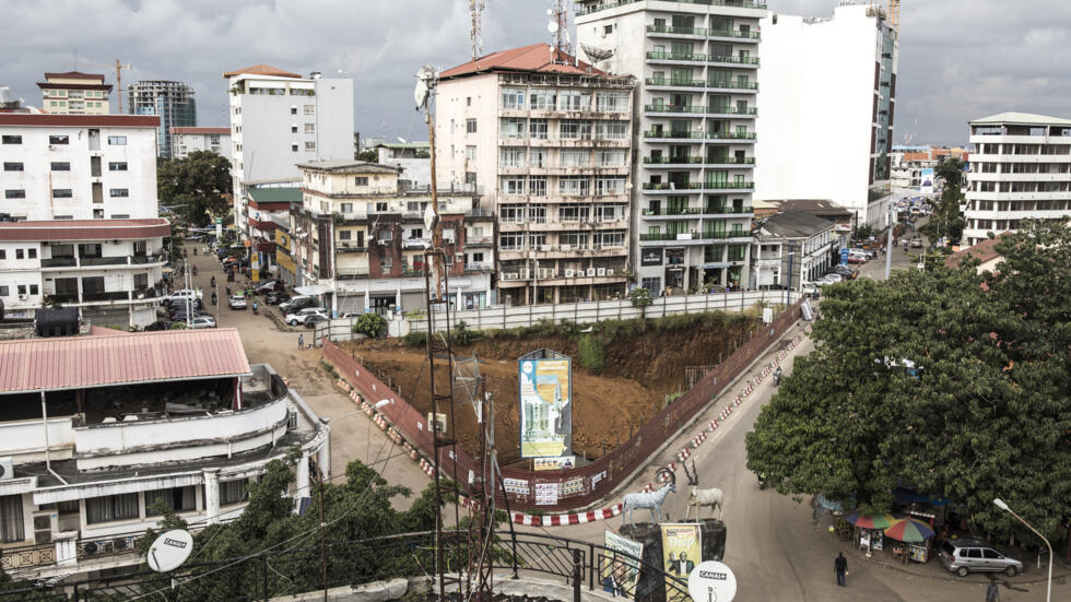 Guinée : la capitale paralysée par une grève générale, un test crucial pour la junte au pouvoir Guinée : la capitale paralysée par une grève générale, un test crucial pour la junte au pouvoir