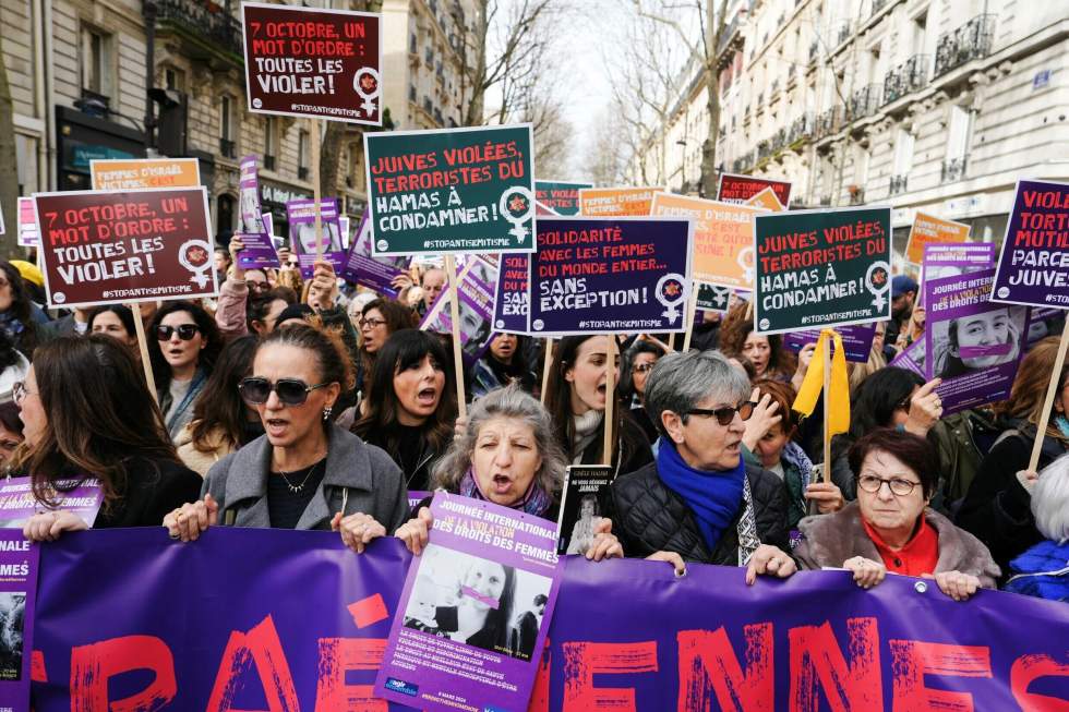 8 mars : à Paris, une marche pour les droits des femmes émaillée de tensions liées au Proche-Orient