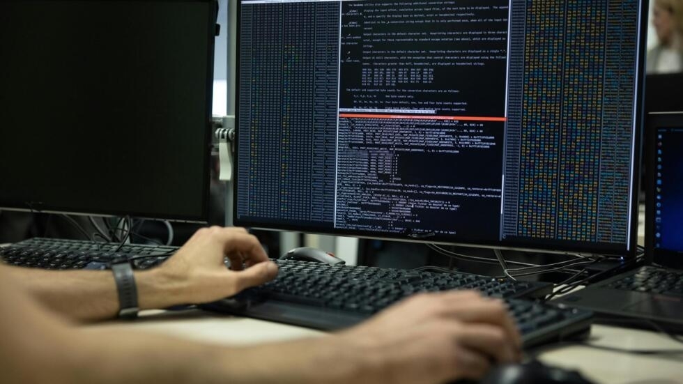 Une enquête ouverte après des cyberattaques visant plusieurs ministères français Une enquête ouverte après des cyberattaques visant plusieurs ministères français