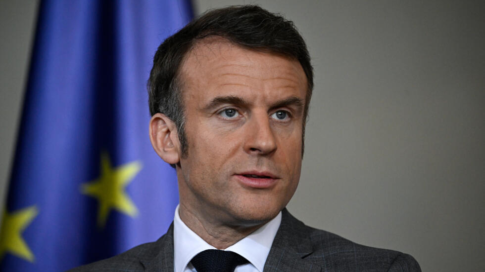 Ukraine : Emmanuel Macron réaffirme que "des opérations sur le terrain" seront peut-être nécessaires