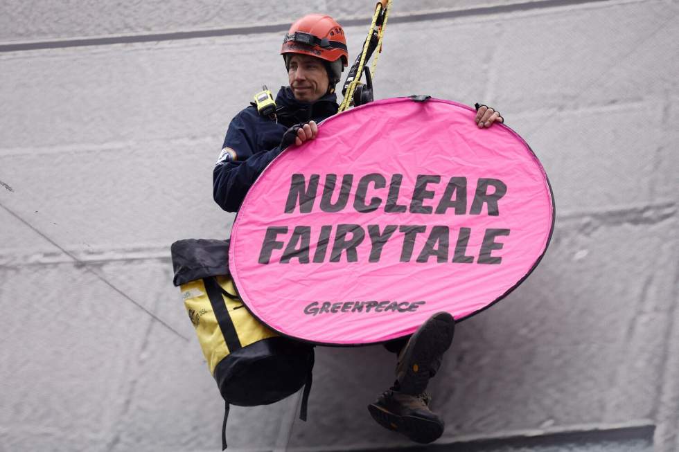 Sommet sur l’énergie nucléaire à Bruxelles : l’atome, faux allié du climat ?