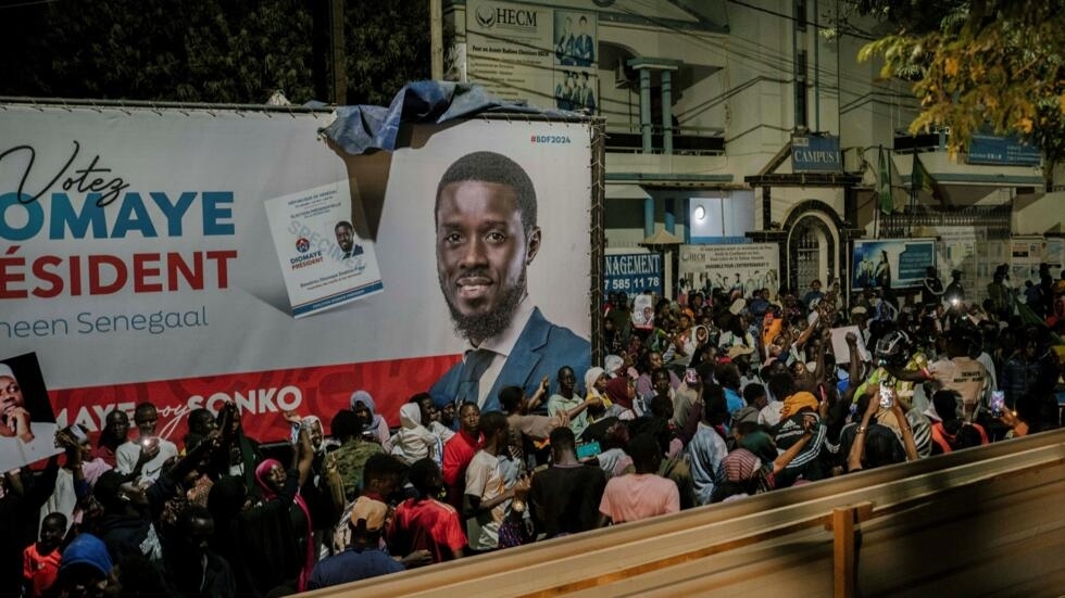 Présidentielle au Sénégal : le dépouillement a commencé, les résultats attendus dans la semaine Présidentielle au Sénégal : le dépouillement a commencé, les résultats attendus dans la semaine