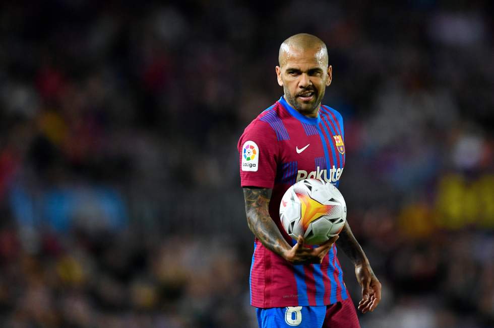 Espagne : le footballeur Dani Alves sort de prison après avoir payé un million d'euros de caution