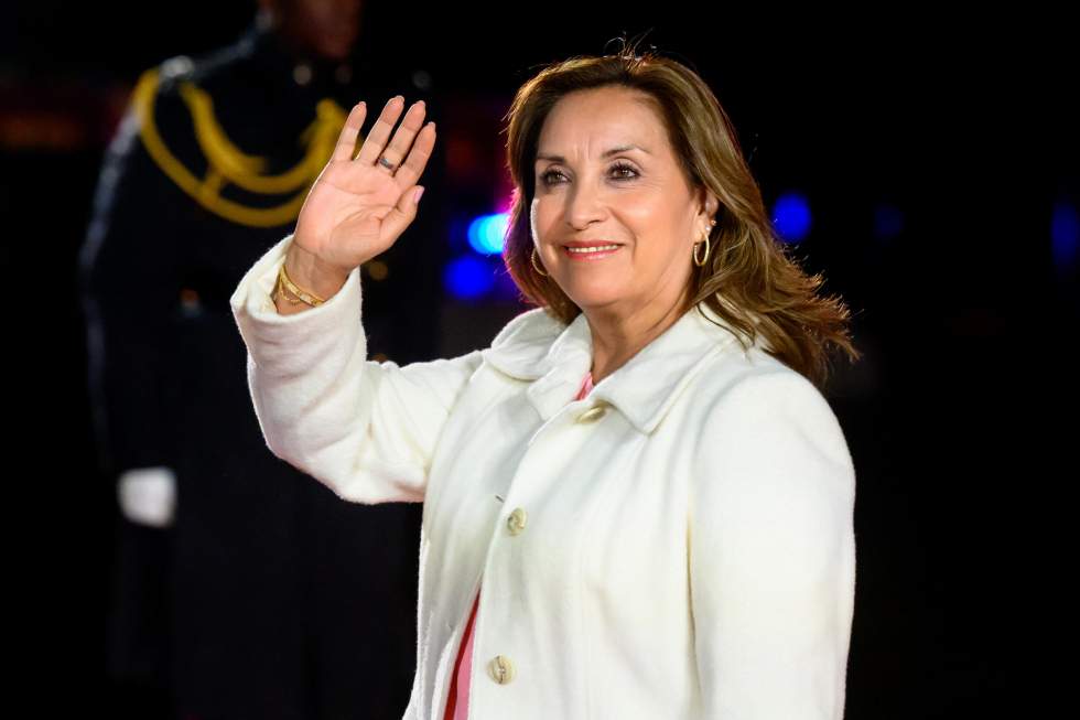 "Rolexgate" au Pérou : le Premier ministre Gustavo Adrianzén obtient la confiance du Parlement "Rolexgate" au Pérou : le Premier ministre Gustavo Adrianzén obtient la confiance du Parlement