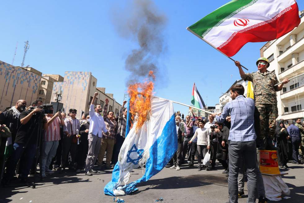 Hommage à Téhéran aux sept militaires iraniens tués en Syrie lors d'une frappe israélienne