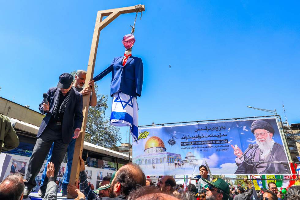 Hommage à Téhéran aux sept militaires iraniens tués en Syrie lors d'une frappe israélienne