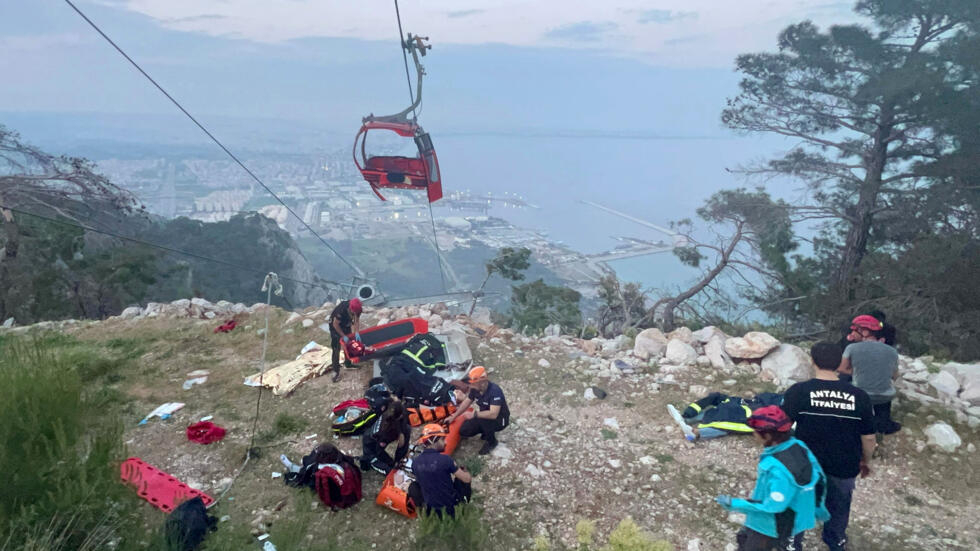 En Turquie, la fin de près de 24 heures d'angoisse pour les passagers d'un téléphérique