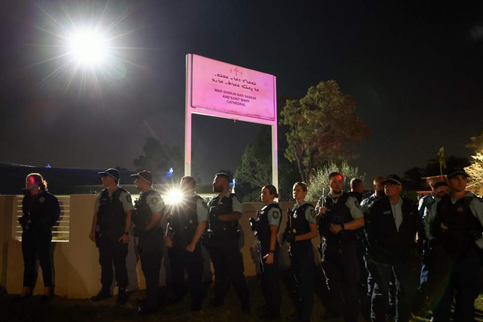 Australie : un suspect de 15 ans arrêté après une attaque au couteau dans une église près de Sydney