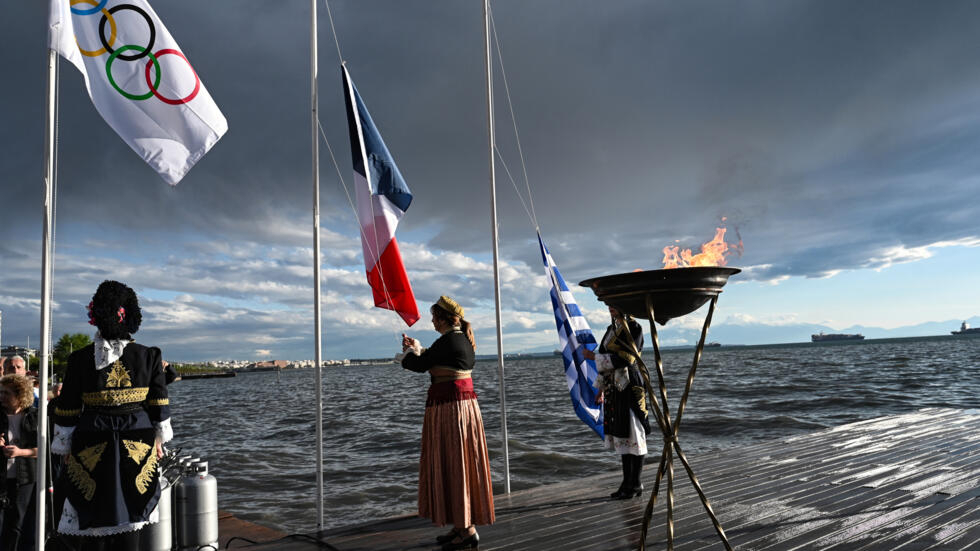 JO 2024 : la flamme s'apprête à être remise aux Français et à quitter la Grèce pour Marseille JO 2024 : la flamme s'apprête à être remise aux Français et à quitter la Grèce pour Marseille