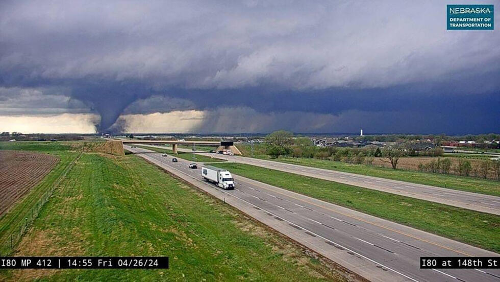 États-Unis : des tornades ont fait au moins cinq morts dans le centre du pays