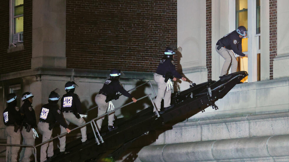 À New York, les manifestants propalestiniens de l'université Columbia délogés par la police