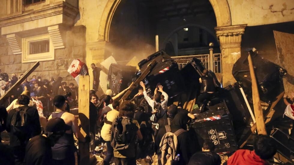 En Géorgie, la mobilisation ne faiblit pas contre la loi sur l'"influence étrangère" En Géorgie, la mobilisation ne faiblit pas contre la loi sur l'"influence étrangère"