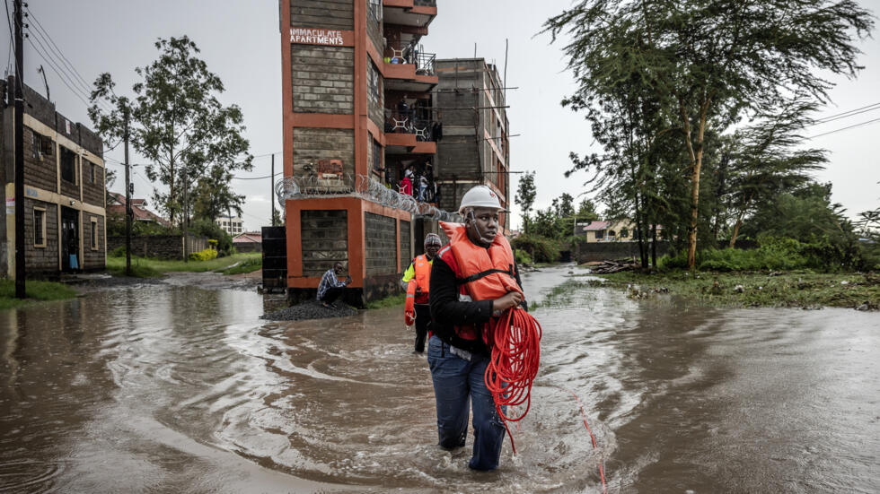 Après les inondations, le Kenya et la Tanzanie confrontés à un cyclone