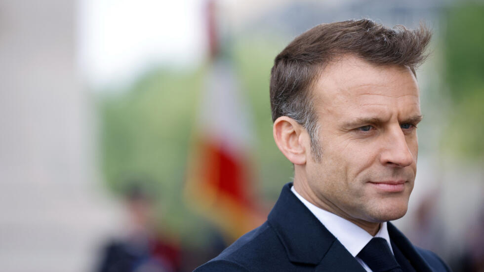 Affaire Gérard Depardieu : Macron assure n'avoir "jamais défendu un agresseur face à des victimes" Affaire Gérard Depardieu : Macron assure n'avoir "jamais défendu un agresseur face à des victimes"