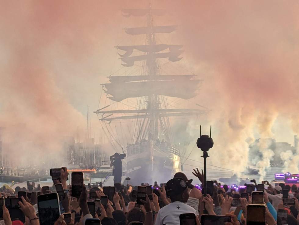 Patrouille de France, Jul et fumigènes : 5 moments marquants de l'arrivée de la flamme à Marseille