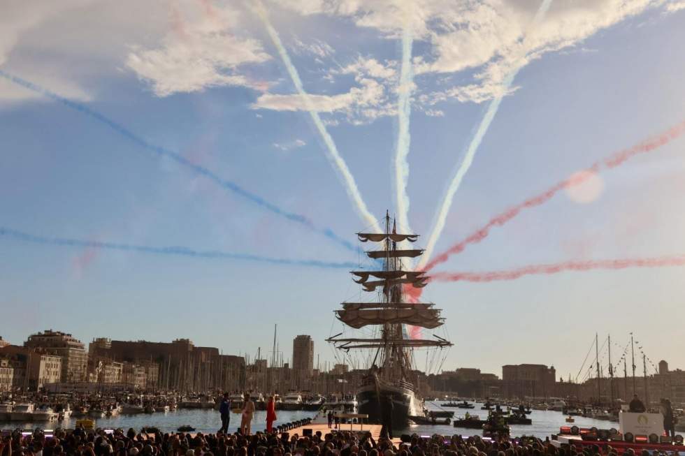 Patrouille de France, Jul et fumigènes : 5 moments marquants de l'arrivée de la flamme à Marseille