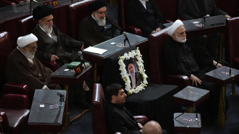 Les ultraconservateurs du Front Paydari lorgnent sur le pouvoir en Iran après la mort du président Les ultraconservateurs du Front Paydari lorgnent sur le pouvoir en Iran après la mort du président
