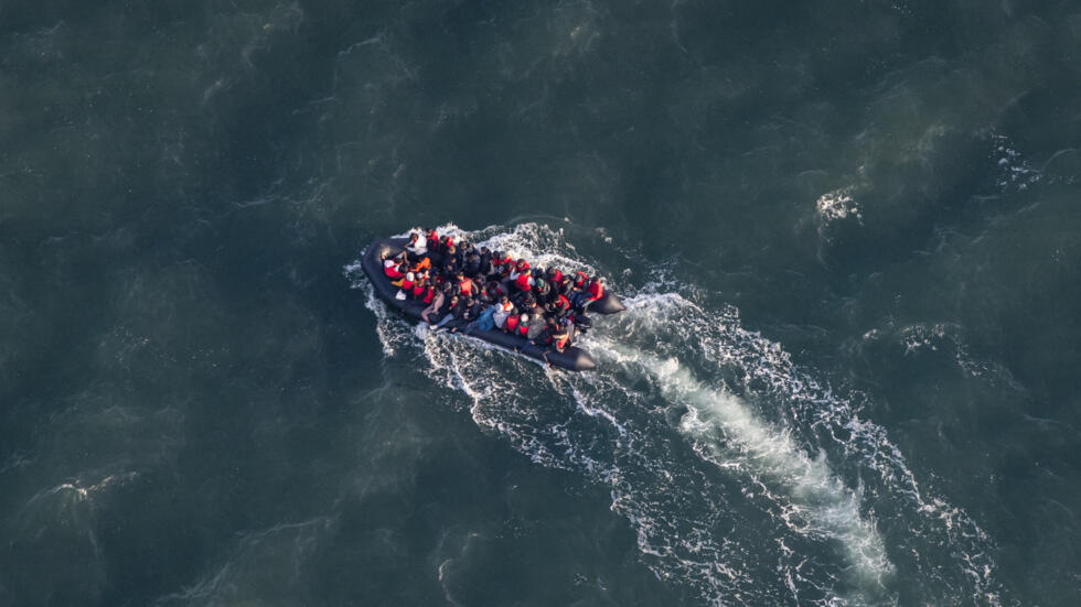 Royaume-Uni : plus de 10 000 migrants ont traversé la Manche depuis le début de l'année, un record Royaume-Uni : plus de 10 000 migrants ont traversé la Manche depuis le début de l'année, un record