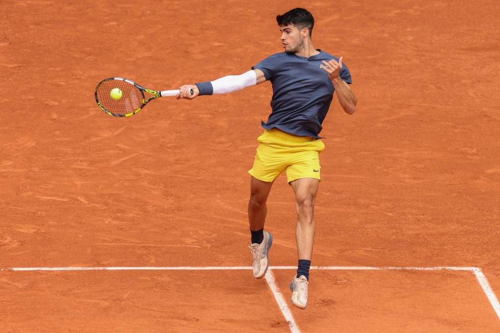 Roland-Garros : Osaka attend Swiatek, Alcaraz confiant après sa victoire, Humbert éliminé