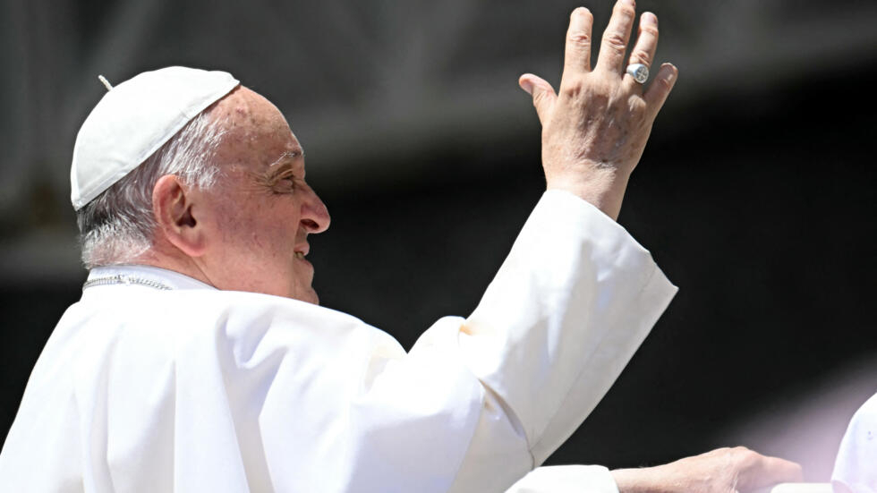 Le pape François s'excuse après l'emploi d'un terme italien insultant pour les gays Le pape François s'excuse après l'emploi d'un terme italien insultant pour les gays