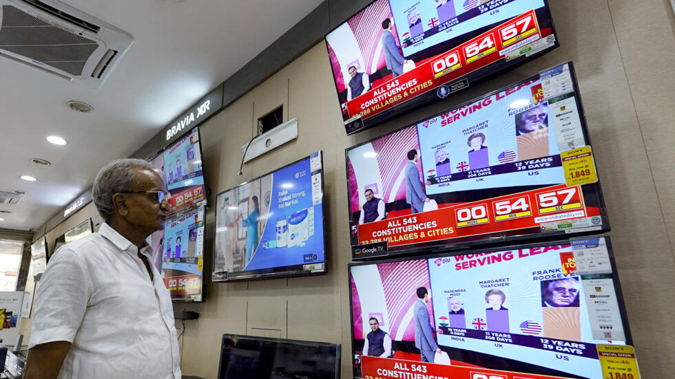 Elections en Inde : le Premier ministre Modi vers la victoire, un de ses rivaux retourne en prison