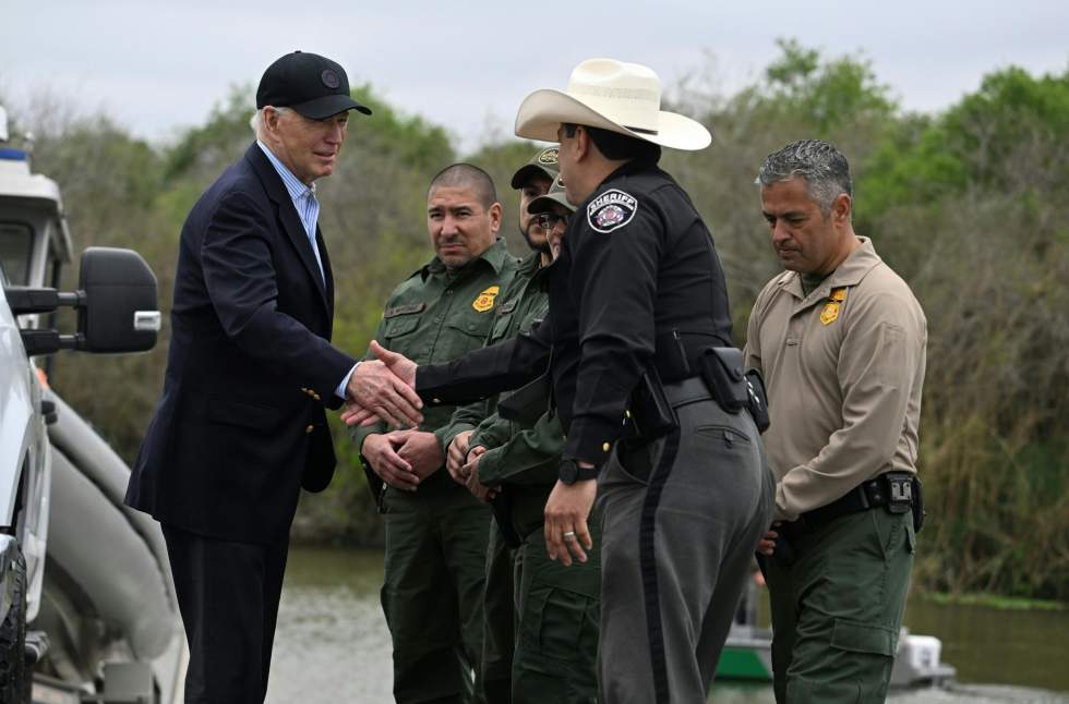 Aux États-Unis, Joe Biden serre la vis sur le sujet brûlant de l'immigration