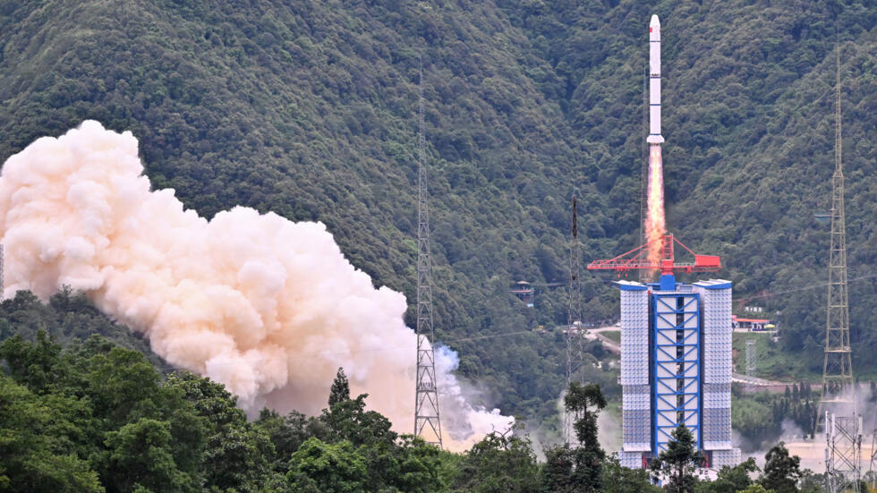 Le satellite franco-chinois Svom s'envole pour percer les secrets des sursauts gamma