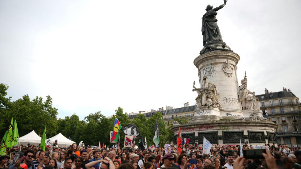 À Paris, nouveau rassemblement contre l’extrême droite après une campagne "éprouvante"