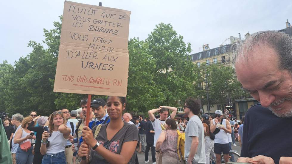 À Paris, nouveau rassemblement contre l’extrême droite après une campagne "éprouvante"