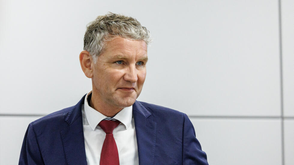 Allemagne : un dirigeant du parti d'extrême droite AfD de nouveau condamné pour un slogan nazi Allemagne : un dirigeant du parti d'extrême droite AfD de nouveau condamné pour un slogan nazi