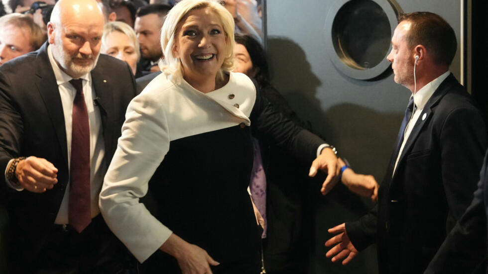 Après la déception des législatives, Marine Le Pen juge que la victoire du RN "n'est que différée" Après la déception des législatives, Marine Le Pen juge que la victoire du RN "n'est que différée"