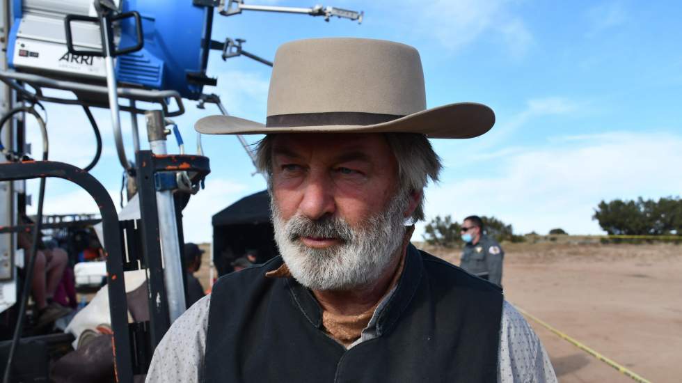 Tir mortel sur le tournage de "Rust" : le procès d'Alec Baldwin commence aux États-Unis