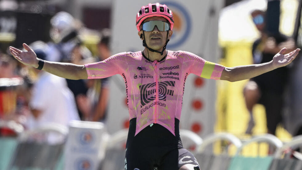 Tour de France : l'Équatorien Richard Carapaz s'adjuge la 17e étape en solitaire Tour de France : l'Équatorien Richard Carapaz s'adjuge la 17e étape en solitaire