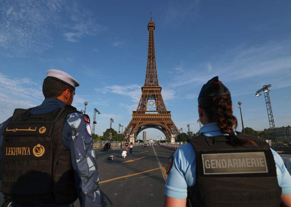 JO 2024 : les premiers athlètes arrivent dans un Paris hypersécurisé