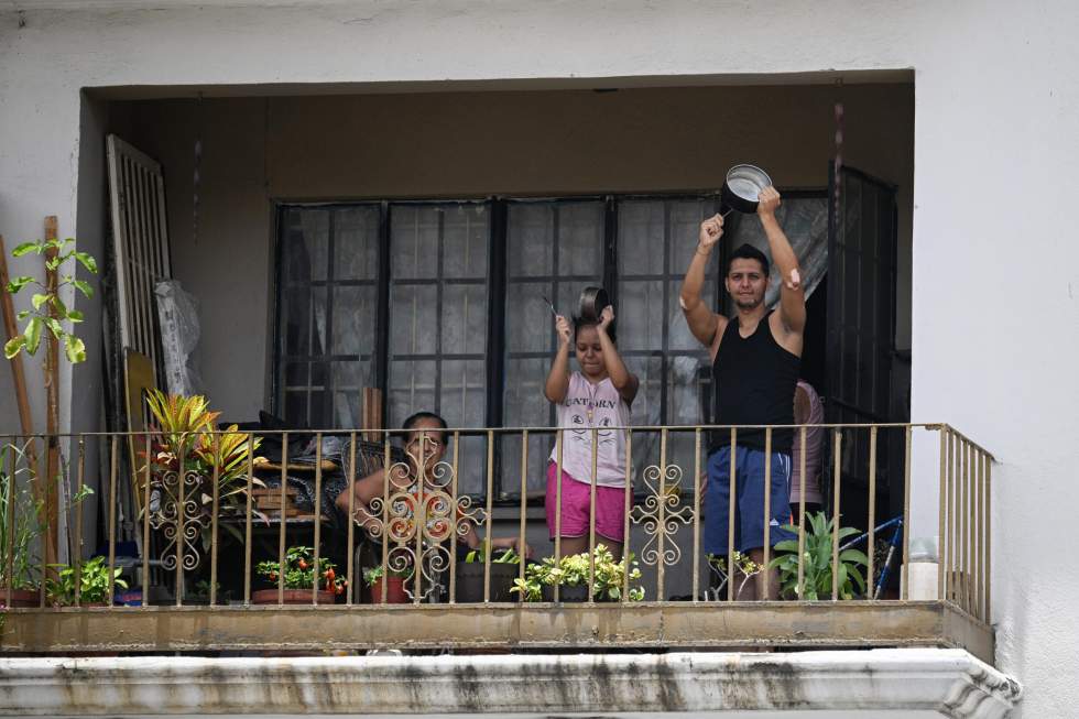 Des milliers de Vénézuéliens protestent contre la réélection de Nicolas Maduro