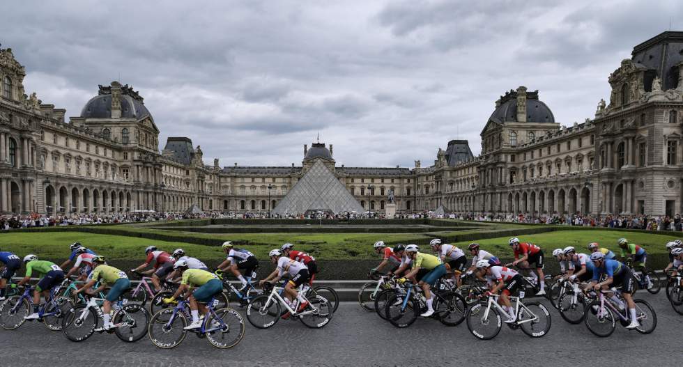 JO-2024 : Paris a vibré avec l'épreuve de cyclisme, une sorte de "Tour de France bis"