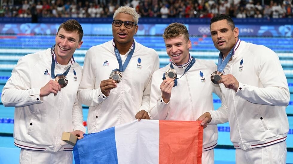 JO 2024 : grâce à Léon Marchand et Félix Lebrun, la France bat son record avec une 44e médaille