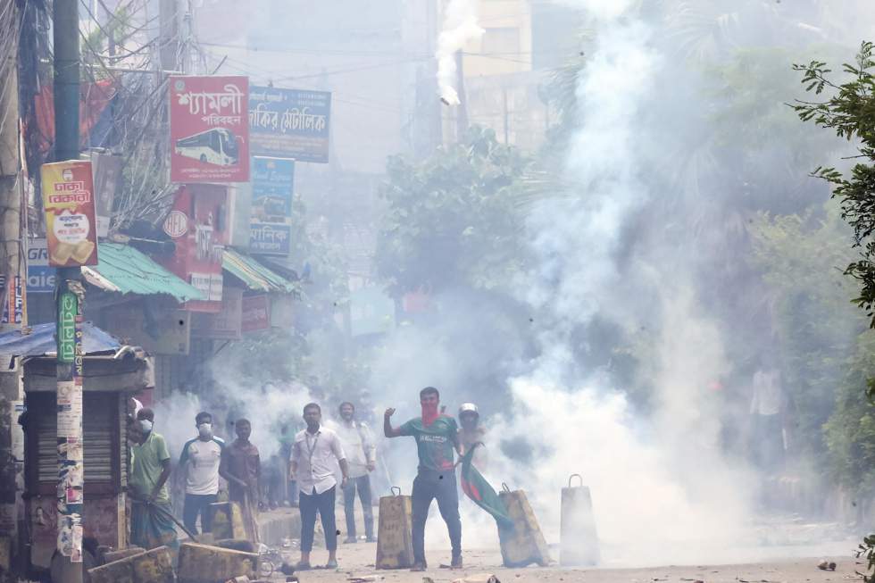 Au Bangladesh : les protestataires marchent sur la capitale au lendemain d'une journée sanglante Au Bangladesh : les protestataires marchent sur la capitale au lendemain d'une journée sanglante