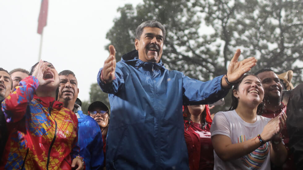 Venezuela : loyale à Nicolas Maduro, l'armée rejette les appels de l'opposition Venezuela : loyale à Nicolas Maduro, l'armée rejette les appels de l'opposition